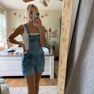 HOST PICK 💖 Vintage Lei Light Wash Jean Shortalls Overalls
